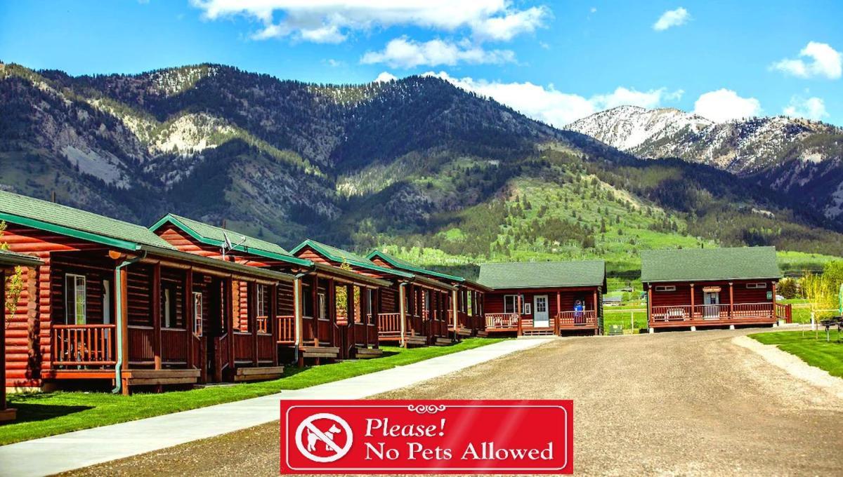 Wolf Den Log Cabin Motel And Rv Park Thayne Экстерьер фото