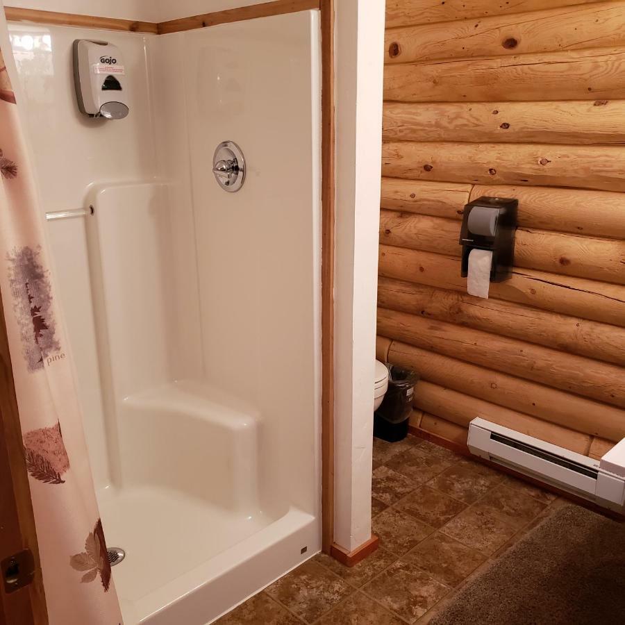 Wolf Den Log Cabin Motel And Rv Park Thayne Экстерьер фото