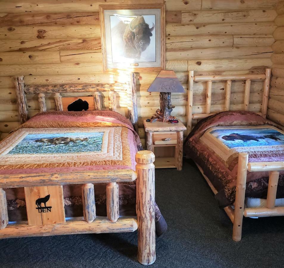 Wolf Den Log Cabin Motel And Rv Park Thayne Экстерьер фото